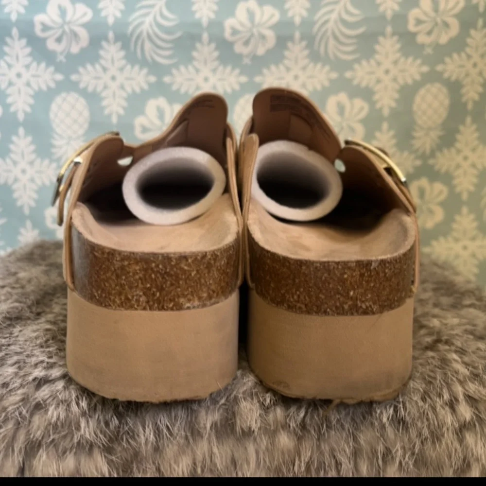 Madden NYC Tan MicroSuede Women's Platform Clogs  Size 11